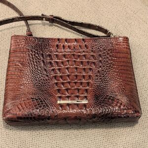 🤎🐊 Brahmin 🐊🤎 Remy Crossbody In Pecan Melbourne Crocodile Embossed